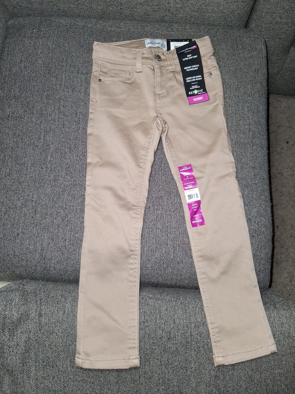 Jordache Skinny Jeans in Beige Size 5 NWT
